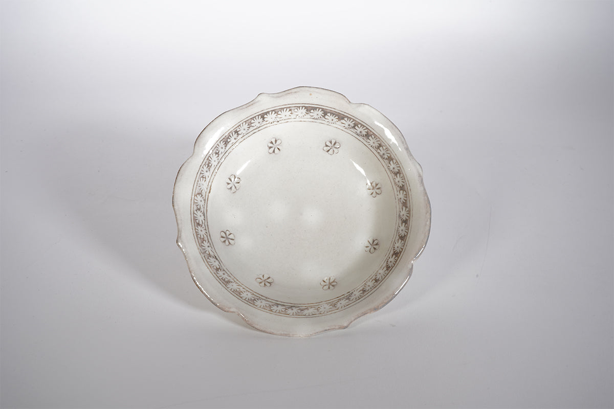 花三島 輪花小皿